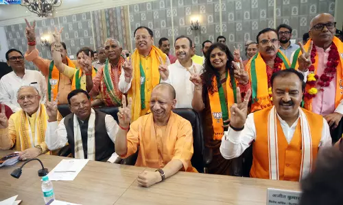 राज्यसभा चुनाव के लिए BJP के आठों प्रत्याशियों ने भरा नामांकन, CM योगी रहे मौजूद राज्यसभा चुनाव के लिए BJP के आठों प्रत्याशियों ने भरा नामांकन, CM योगी रहे मौजूद