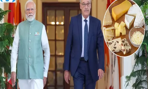 स्विट्जरलैंड को भारत का चीज़ जवाब, PM मोदी ने भेंट किए तीन अवॉर्ड विनर स्विट्जरलैंड को भारत का चीज़ जवाब, PM मोदी ने भेंट किए तीन अवॉर्ड विनर
