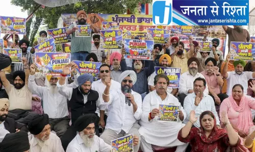 सिख समुदाय ने LG के सामने उठाया पंजाबी शिक्षा का मुद्दा सिख समुदाय ने LG के सामने उठाया पंजाबी शिक्षा का मुद्दा