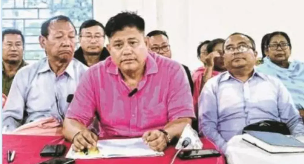 NRC और जनगणना की मांग पर मिला भरोसा, शांत हुआ मणिपुर में प्रदर्शन NRC और जनगणना की मांग पर मिला भरोसा, शांत हुआ मणिपुर में प्रदर्शन