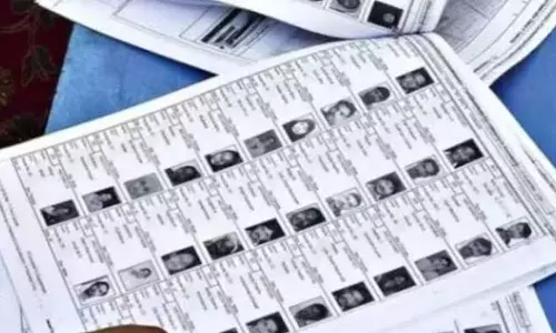 असम के नगांव में वोटिंग जारी: मतदान केंद्रों पर सुरक्षा के कड़े इंतजाम असम के नगांव में वोटिंग जारी: मतदान केंद्रों पर सुरक्षा के कड़े इंतजाम