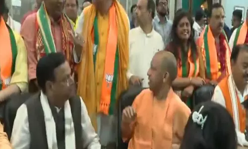 UP राज्यसभा चुनाव के लिए BJP के 8 उम्मीदवारों ने किया नामांकन UP राज्यसभा चुनाव के लिए BJP के 8 उम्मीदवारों ने किया नामांकन