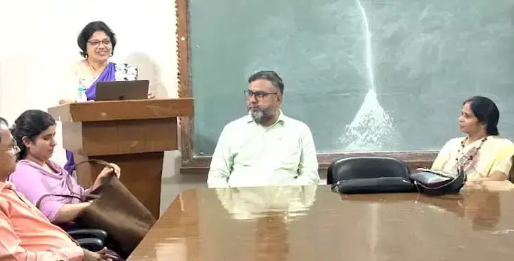 आर्थिक विषमता और मानवीय संवेदनाओं से रूबरू कराती कहानियां