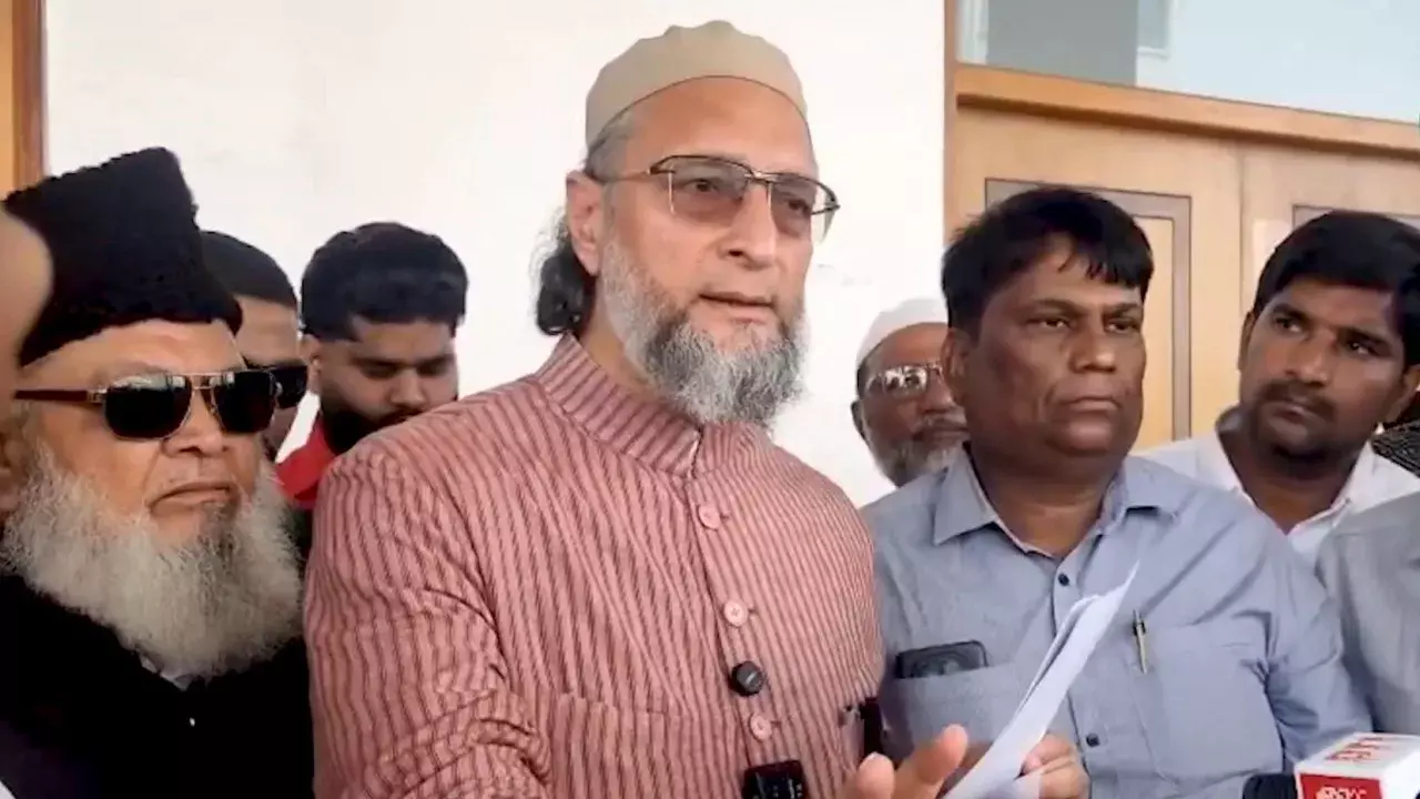मुसलमानों का वोट काटने की साजिश: असदुद्दीन ओवैसी