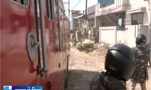 इंदौर में अतिक्रमण कार्रवाई के बाद पथराव कई लोग हिरासत में इंदौर में अतिक्रमण कार्रवाई के बाद पथराव कई लोग हिरासत में