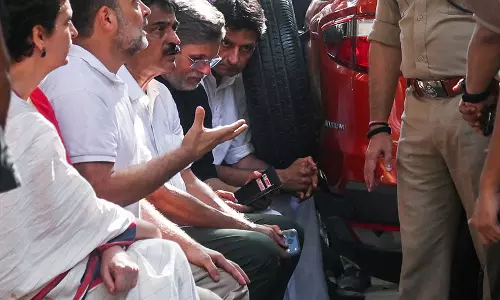 आकाशवाणी भवन पर कांग्रेस का धरना पुलिस अलर्ट पर