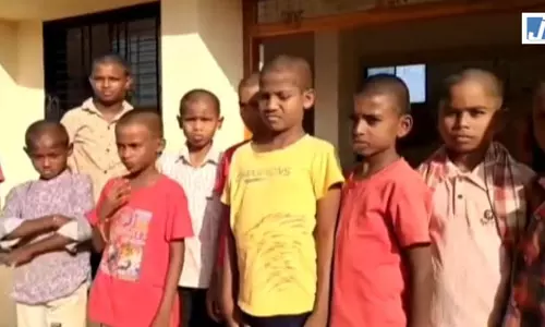 आश्रमशाला में 83 छात्रों के आधे बाल काटे, मचा बवाल