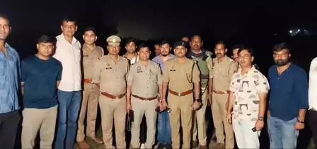 मुजफ्फरनगर में पुलिस और बदमाशों में मुठभेड़, 25 हजार का इनामी बदमाश घायल मुजफ्फरनगर में पुलिस और बदमाशों में मुठभेड़, 25 हजार का इनामी बदमाश घायल