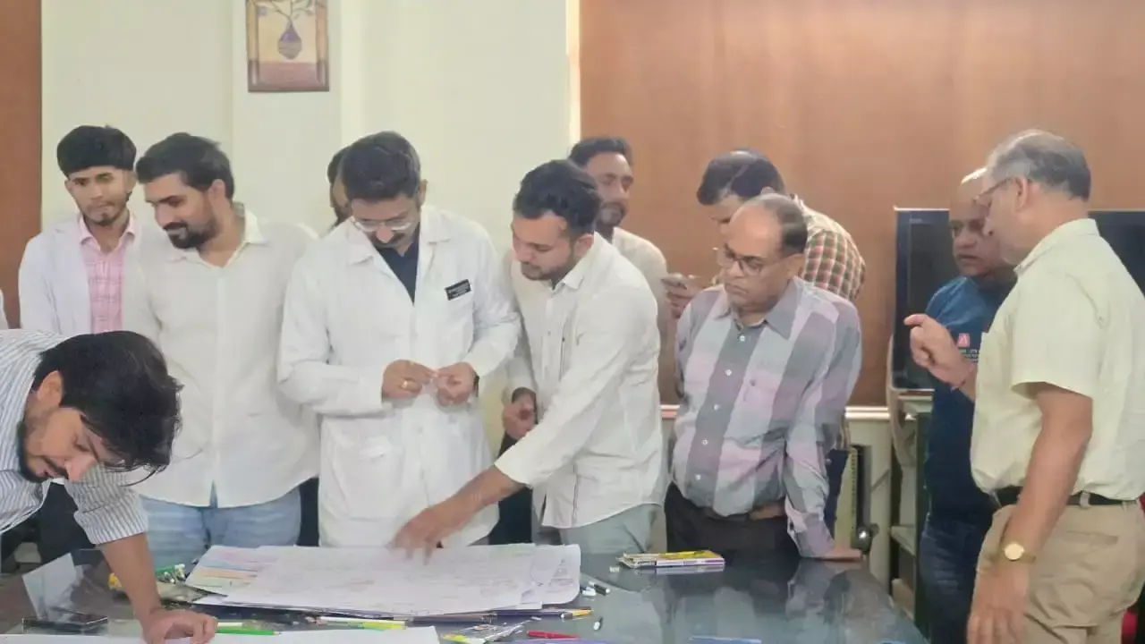 स्वास्थ्य सेवाओं की जानकारी के साथ साइबर सुरक्षा पर जागरूकता स्वास्थ्य सेवाओं की जानकारी के साथ साइबर सुरक्षा पर जागरूकता