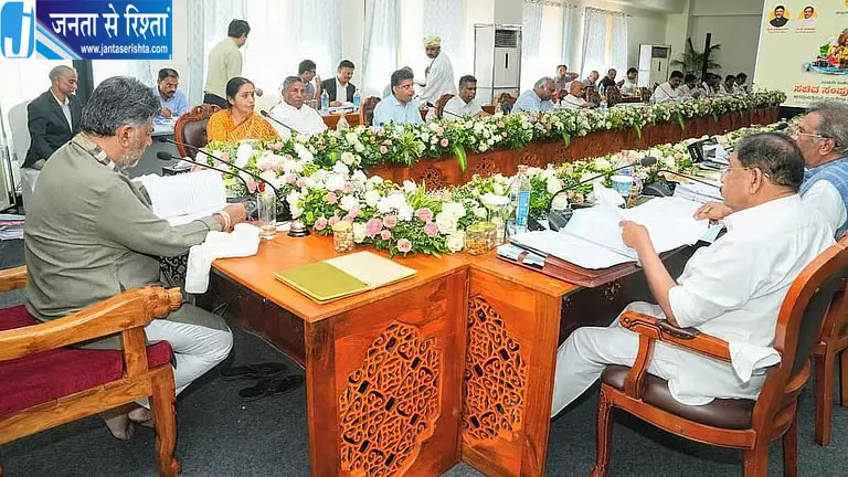 कर्नाटक कैबिनेट में दूध और बस किराया बढ़ोतरी पर हो सकता है फैसला कर्नाटक कैबिनेट में दूध और बस किराया बढ़ोतरी पर हो सकता है फैसला