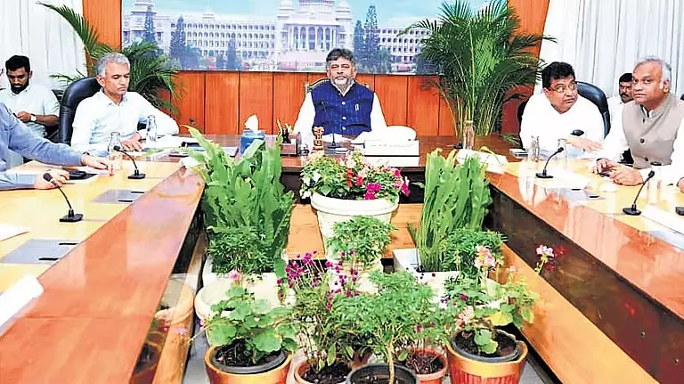 बेंगलुरु के विकास के लिए 10-15 साल का मेगा प्लान, BMR में बनेंगी 9 नई इंडस्ट्रियल टाउनशिप बेंगलुरु के विकास के लिए 10-15 साल का मेगा प्लान, BMR में बनेंगी 9 नई इंडस्ट्रियल टाउनशिप