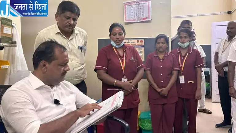 आधी रात अस्पताल पहुंचे स्वास्थ्य मंत्री यूटी खादर, बाहर की दवा लिखने पर स्टाफ को लगाई फटकार आधी रात अस्पताल पहुंचे स्वास्थ्य मंत्री यूटी खादर, बाहर की दवा लिखने पर स्टाफ को लगाई फटकार