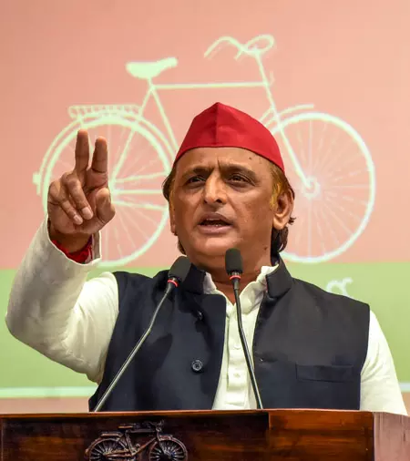 राज्यसभा की तीन से 403 तक पहुंची सपा की नजर, अखिलेश के पोस्ट ने बढ़ाई सियासी हलचल, राजभर ने कसा तंज राज्यसभा की तीन से 403 तक पहुंची सपा की नजर, अखिलेश के पोस्ट ने बढ़ाई सियासी हलचल, राजभर ने कसा तंज