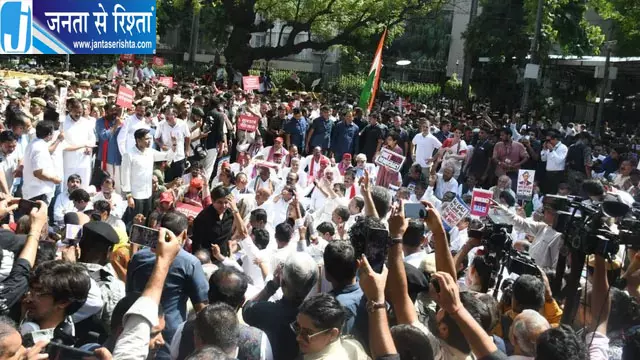 वोटर लिस्ट विवाद पर विपक्ष का चुनाव आयोग मार्च, राहुल-प्रियंका हिरासत में वोटर लिस्ट विवाद पर विपक्ष का चुनाव आयोग मार्च, राहुल-प्रियंका हिरासत में