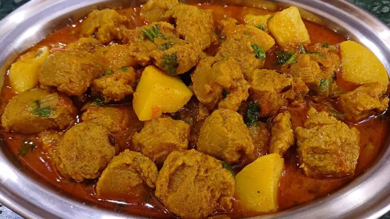 पितृ पक्ष में बनाएं बिना लहसुन-प्याज की आलू-सोयाबीन सब्जी, आसान रेसिपी पितृ पक्ष में बनाएं बिना लहसुन-प्याज की आलू-सोयाबीन सब्जी, आसान रेसिपी