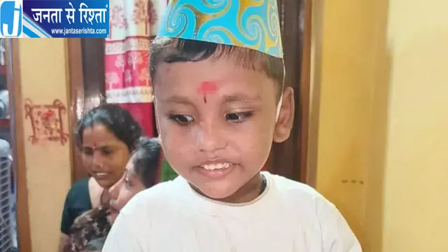 स्कूल बस का इंतजार कर रही 4 साल की बच्ची को कार ने कुचला, चालक फरार स्कूल बस का इंतजार कर रही 4 साल की बच्ची को कार ने कुचला, चालक फरार