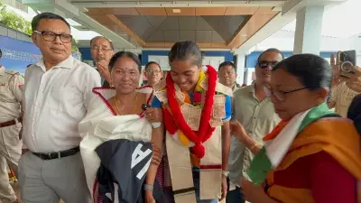 मणिपुर लौटीं गोल्डन गर्ल्स, सुशीला और बिचू का भव्य स्वागत मणिपुर लौटीं गोल्डन गर्ल्स, सुशीला और बिचू का भव्य स्वागत