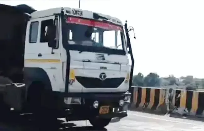 रेवाड़ी में ओवरलोड वाहनों पर सीएम फ्लाइंग का शिकंजा रेवाड़ी में ओवरलोड वाहनों पर सीएम फ्लाइंग का शिकंजा
