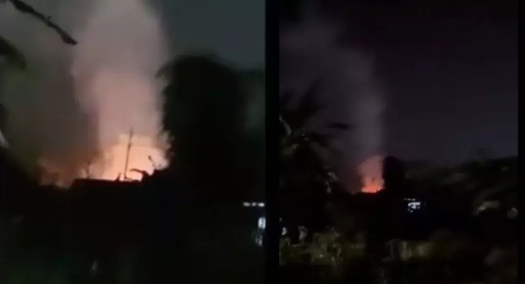 मणिपुर में फिर भड़की हिंसा: संदिग्ध उग्रवादियों ने घर फूंका मणिपुर में फिर भड़की हिंसा: संदिग्ध उग्रवादियों ने घर फूंका