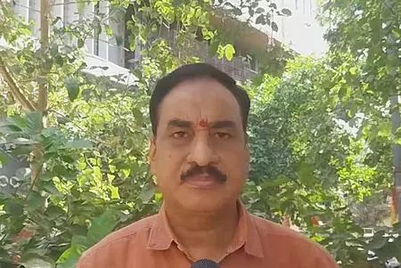 हिंदू शब्द से आपत्ति है तो माफी मांगें दिग्विजय सिंह, खुद को हिंदू कहना बंद करें: विनोद बंसल हिंदू शब्द से आपत्ति है तो माफी मांगें दिग्विजय सिंह, खुद को हिंदू कहना बंद करें: विनोद बंसल