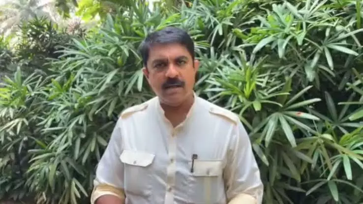 होर्डिंग हटने पर GFP सख्त: नए बैनर लगाने के मिले संकेत होर्डिंग हटने पर GFP सख्त: नए बैनर लगाने के मिले संकेत