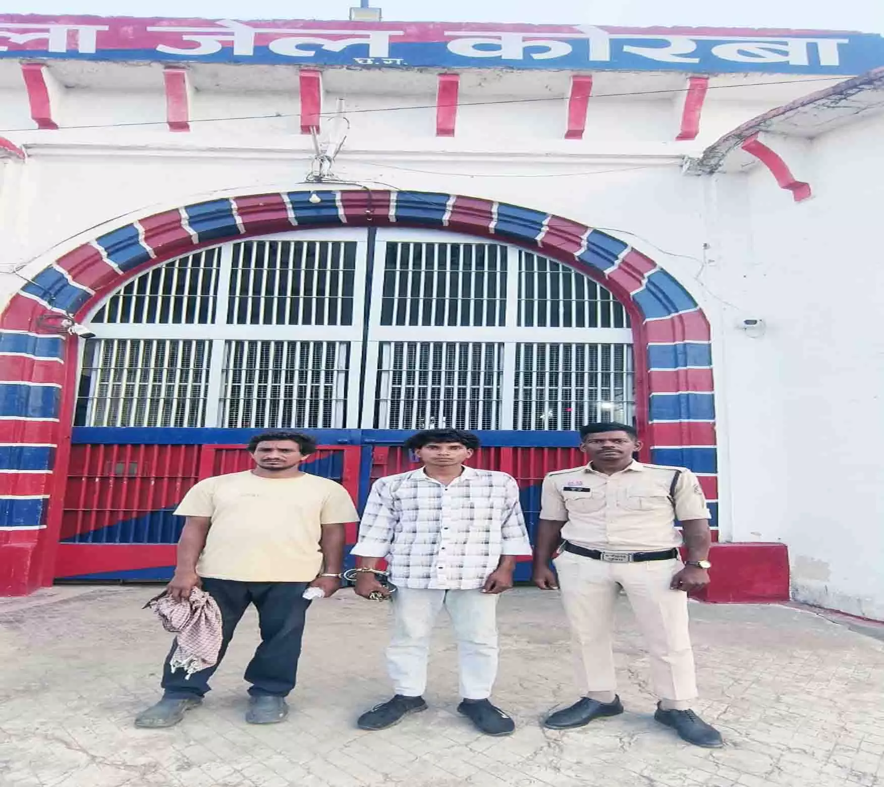उरगा पुलिस की दोहरी कार्रवाई, पॉक्सो आरोपी और महुआ शराब बेचने वाला गिरफ्तार उरगा पुलिस की दोहरी कार्रवाई, पॉक्सो आरोपी और महुआ शराब बेचने वाला गिरफ्तार