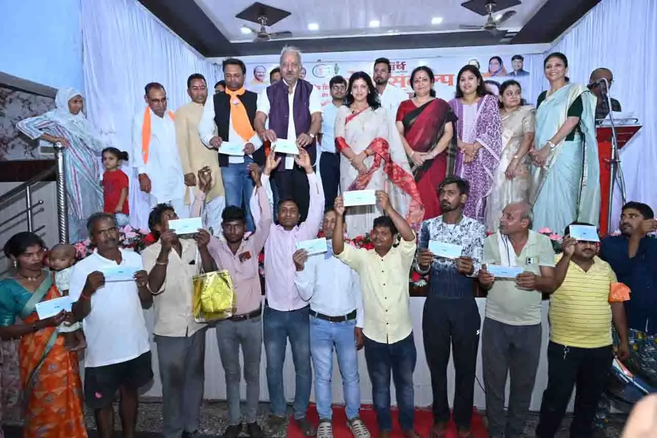 सेवा सेतु शिविर से रायपुर दक्षिण विधानसभा के 6,331 हितग्राही लाभान्वित सेवा सेतु शिविर से रायपुर दक्षिण विधानसभा के 6,331 हितग्राही लाभान्वित