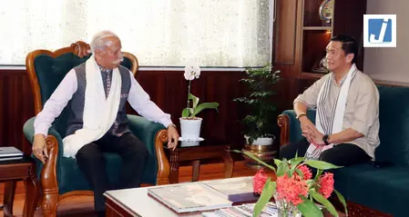 राज्यपाल और सीएम खांडू ने रणनीतिक अवसंरचना और समावेशी विकास पर चर्चा की राज्यपाल और सीएम खांडू ने रणनीतिक अवसंरचना और समावेशी विकास पर चर्चा की