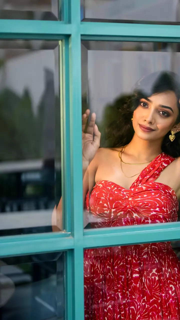 साँवे मेघना की मुस्कान ने बढ़ाई तस्वीर की खूबसूरती साँवे मेघना की मुस्कान ने बढ़ाई तस्वीर की खूबसूरती
