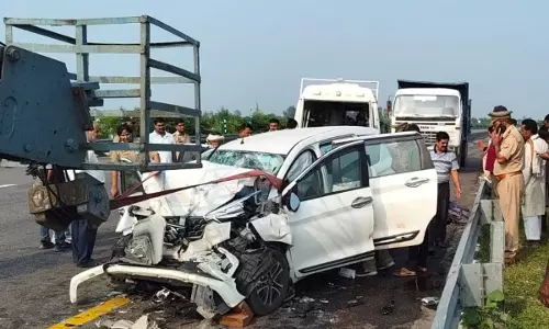 एक्सप्रेसवे पर हादसा, 3 खिलाड़ियों की मौत तीन गंभीर