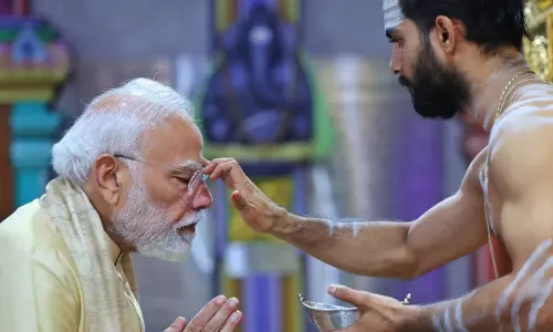 सरकार के प्रमुख के तौर पर नरेंद्र मोदी के 25 साल पूरे, दिल्ली के श्री विनायका मंदिर में की पूजा