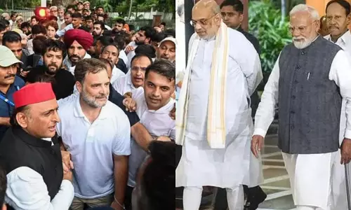 SIR पर सत्ता-विपक्ष आमने-सामने, मुख्य चुनाव आयुक्त को लेकर बढ़ा राजनीतिक टकराव SIR पर सत्ता-विपक्ष आमने-सामने, मुख्य चुनाव आयुक्त को लेकर बढ़ा राजनीतिक टकराव