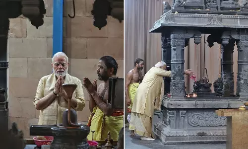 सरकार के प्रमुख के तौर पर नरेंद्र मोदी के 25 साल पूरे, दिल्ली के श्री विनायका मंदिर में की पूजा सरकार के प्रमुख के तौर पर नरेंद्र मोदी के 25 साल पूरे, दिल्ली के श्री विनायका मंदिर में की पूजा