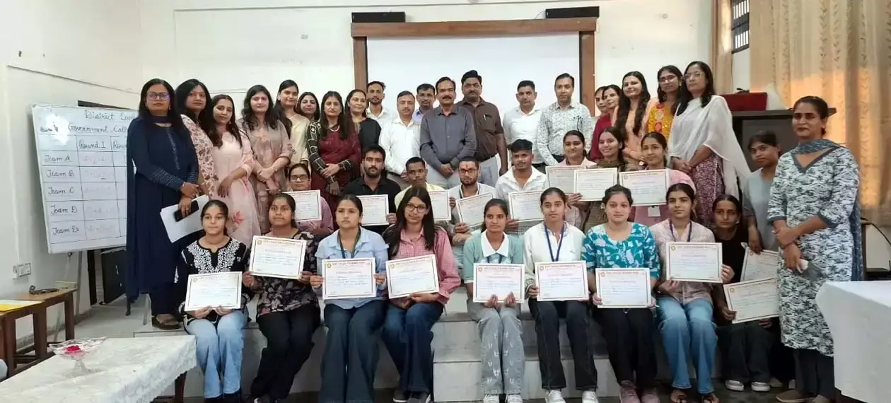 हिसार की विज्ञान प्रश्नोत्तरी में फतेह चंद कॉलेज विजेता