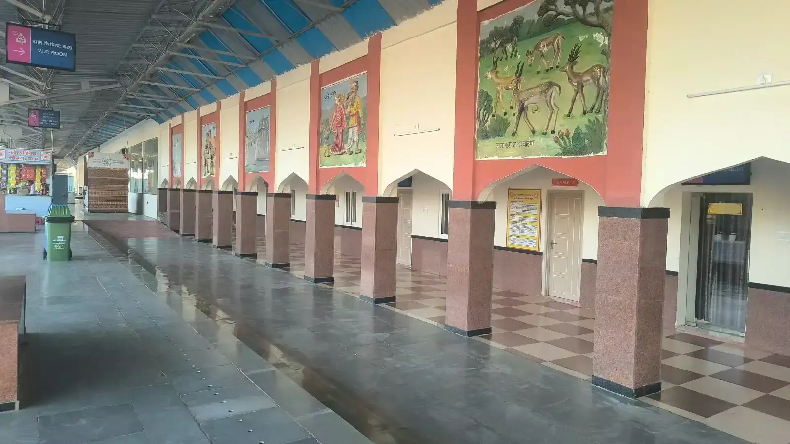 रतनगढ़ स्टेशन के विकास कार्यों ने पकड़ी रफ्तार रतनगढ़ स्टेशन के विकास कार्यों ने पकड़ी रफ्तार