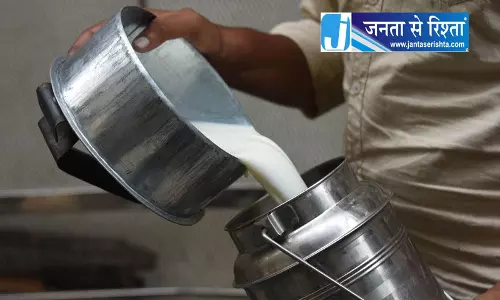पंचकुला में पंजाब के दूध वाहनों को रोका, सैंपलिंग के आदेश