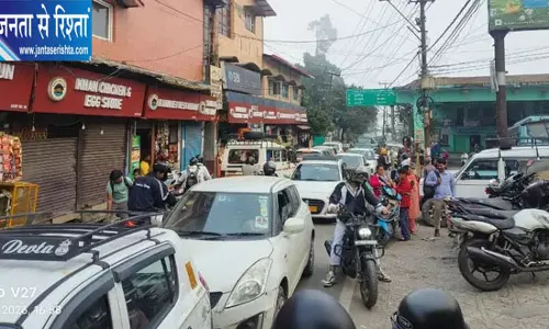 कैंची का जाम कौसानी पर्यटन पर भारी, होटल कारोबार सिमटकर 20 प्रतिशत तक पहुंचा