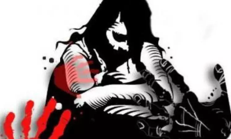 बेगमपेट: पुलिस ने 8 साल की बेटी से मारपीट के आरोप में एक व्यक्ति के खिलाफ POCSO के तहत मामला दर्ज किया बेगमपेट: पुलिस ने 8 साल की बेटी से मारपीट के आरोप में एक व्यक्ति के खिलाफ POCSO के तहत मामला दर्ज किया