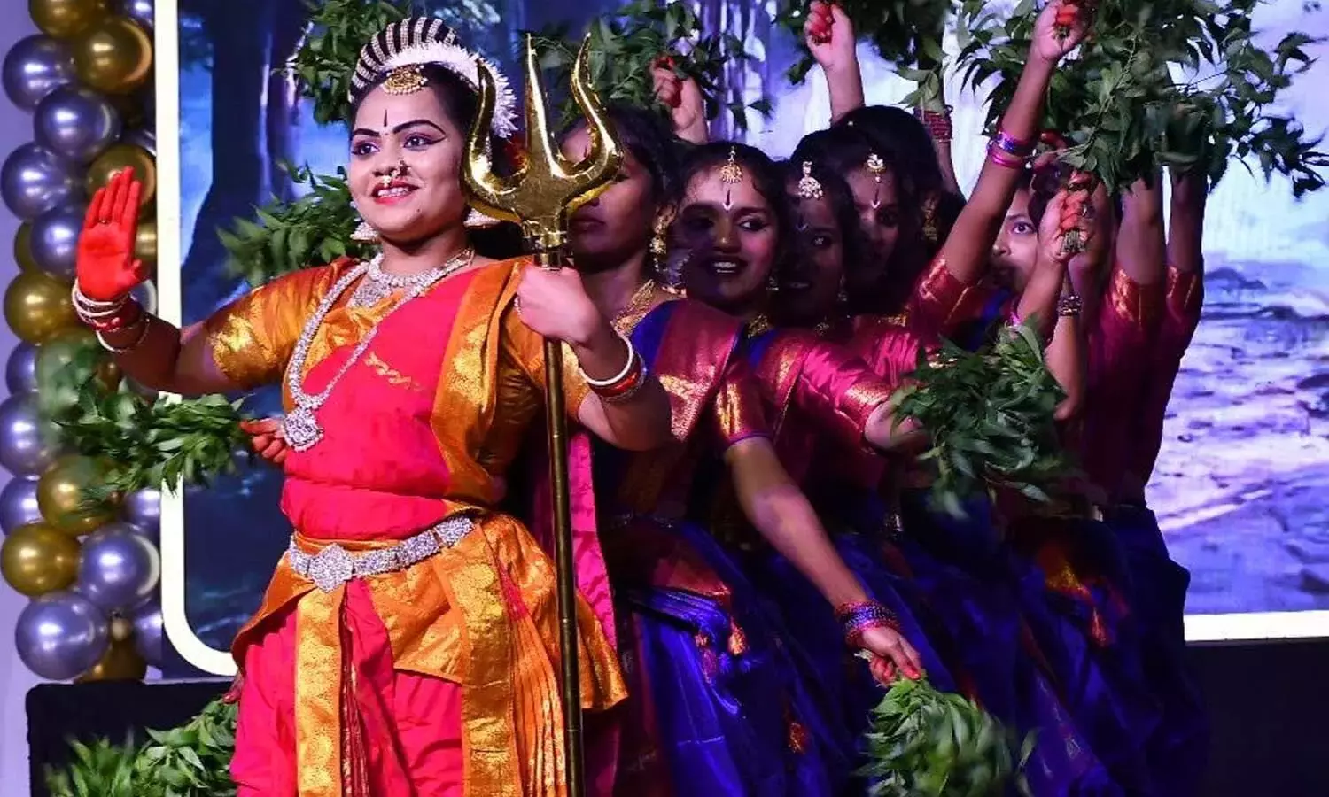 Andhra: विद्यार्थियों से कहा कि हरफनमौला बनने का प्रयास करें Andhra: विद्यार्थियों से कहा कि हरफनमौला बनने का प्रयास करें