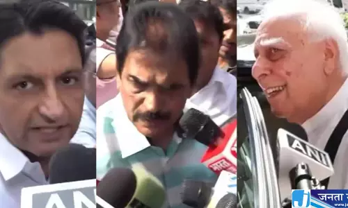 राहुल प्रियंका पर केस कांग्रेस ने दिल्ली पुलिस को घेरा राहुल प्रियंका पर केस कांग्रेस ने दिल्ली पुलिस को घेरा
