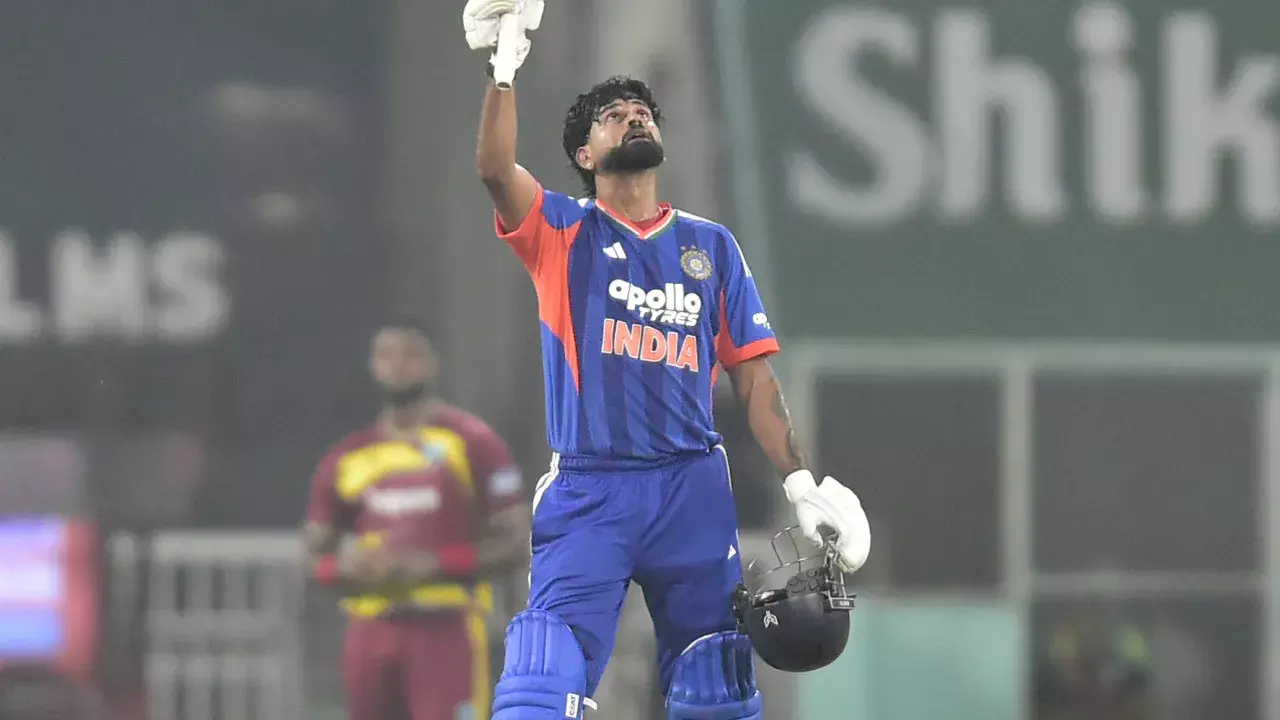 ICC T20I रैंकिंग: डेब्यू में शतक जड़कर टॉप 10 में पहुँचे श्रेयस अय्यर