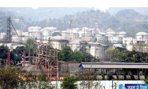OMCs को सितंबर तिमाही में राहतफ्यूल मार्केटिंग घाटा घटा OMCs को सितंबर तिमाही में राहतफ्यूल मार्केटिंग घाटा घटा