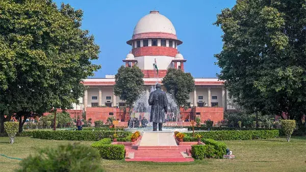 हिरासत में पूछताछ पर सुप्रीम कोर्ट सख्त: हाई कोर्ट्स को दी संयम बरतने की हिदायत