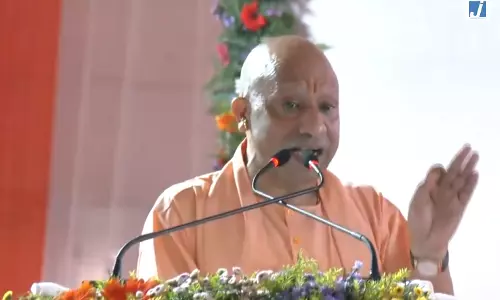 सेवा संकल्प अभियान में सीएम योगी बोले- काशी और गुजरात के पवित्र जल ने जोड़ा आस्था का रिश्ता