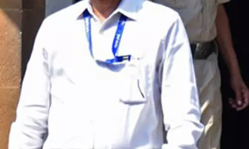 एंटीलिया केस में वाजे की जमानत पर NIA ने उठाए सवाल एंटीलिया केस में वाजे की जमानत पर NIA ने उठाए सवाल