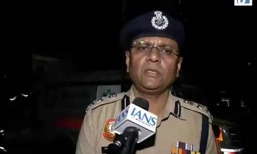 बिल्डिंग हादसे में बच्चे की मौत, 7-8 लोगों का रेस्क्यू; मलबा हटाने का काम जारी