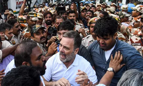 राहुल प्रियंका की हिरासत पर कांग्रेस का देशव्यापी विरोध राहुल प्रियंका की हिरासत पर कांग्रेस का देशव्यापी विरोध