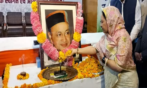 वीरभद्र सिंह के नाम के इस्तेमाल पर प्रतिभा सिंह ने जताई आपत्ति