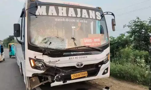 नेशनल हाईवे पर बस-बाइक की टक्कर, प्रिंसिपल की मौके पर मौत नेशनल हाईवे पर बस-बाइक की टक्कर, प्रिंसिपल की मौके पर मौत