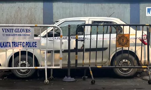 ऐप कैब ड्राइवर का खून से लथपथ, बंधा हुआ शव वाहन के अंदर मिला ऐप कैब ड्राइवर का खून से लथपथ, बंधा हुआ शव वाहन के अंदर मिला